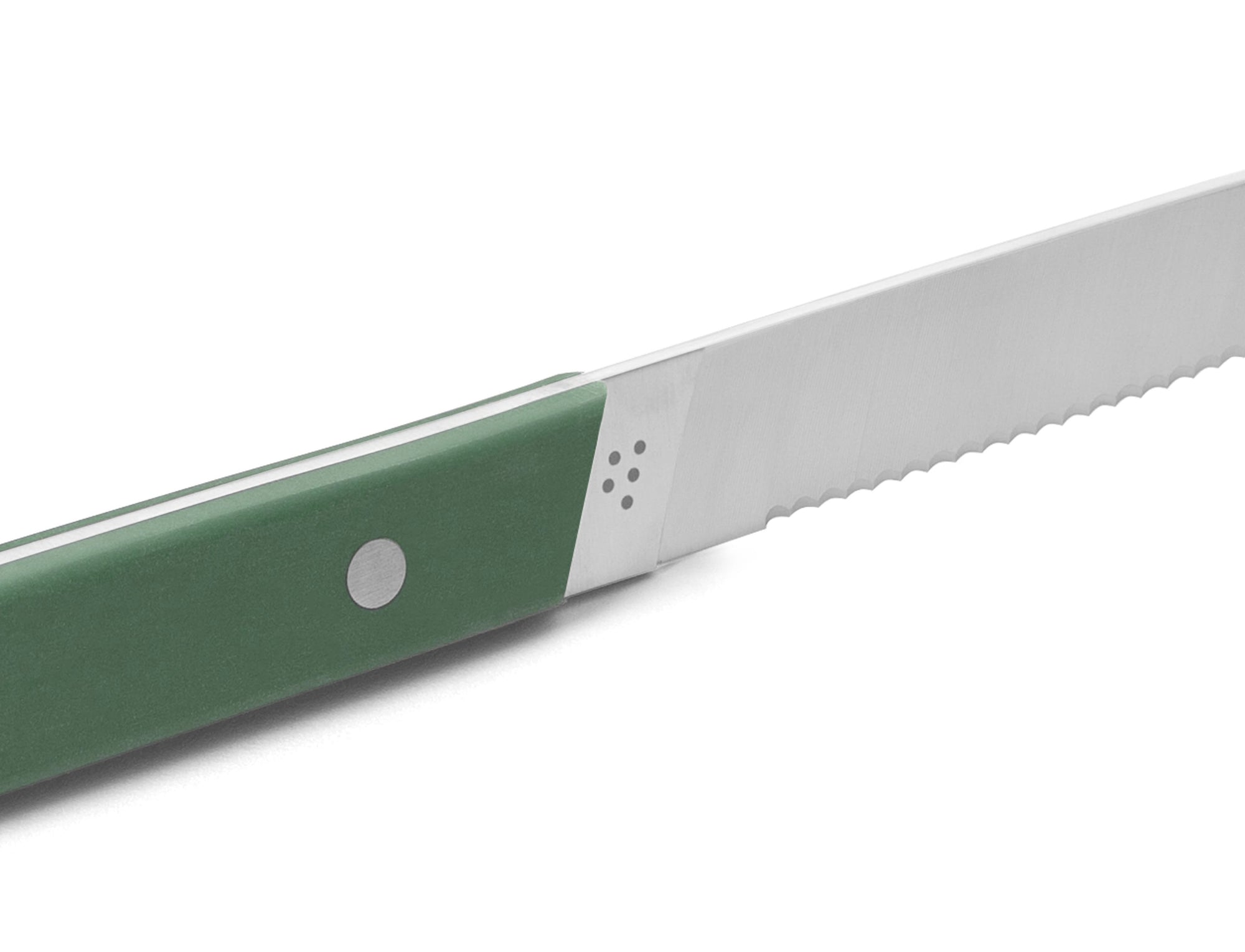 {{4pc-green,8pc-green}} The Misen Steak Knives in green feature 30 serrations on each edge.
