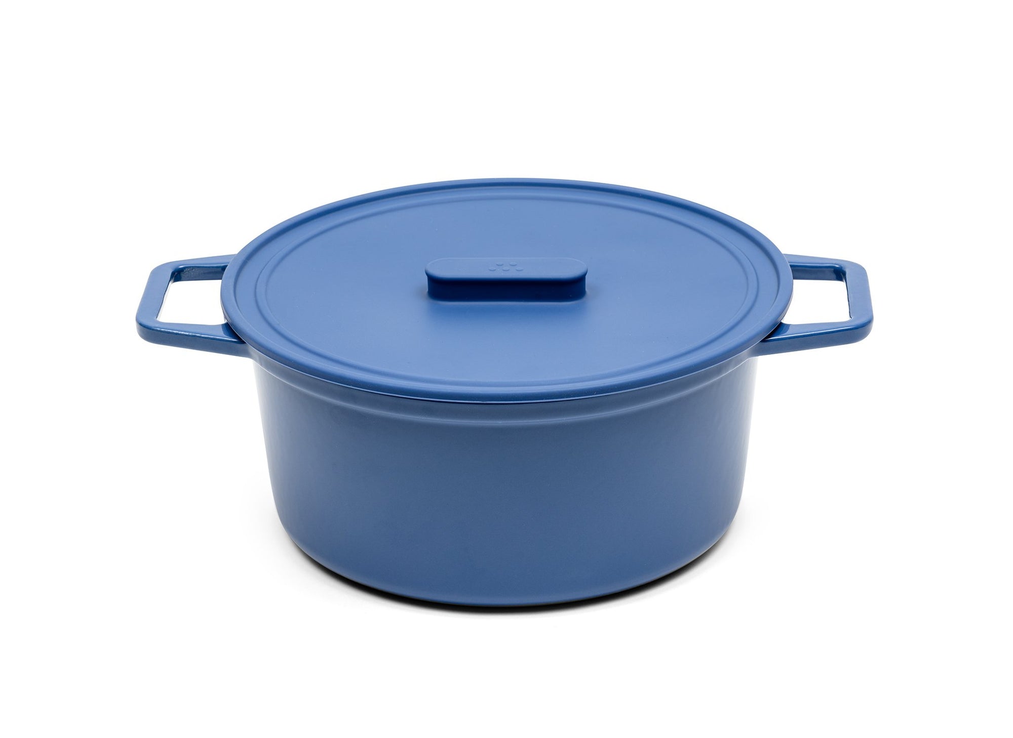 {{7-qt-grill-blue}} A blue 7-quart Misen Dutch Oven with matching silicone Universal Lid.
