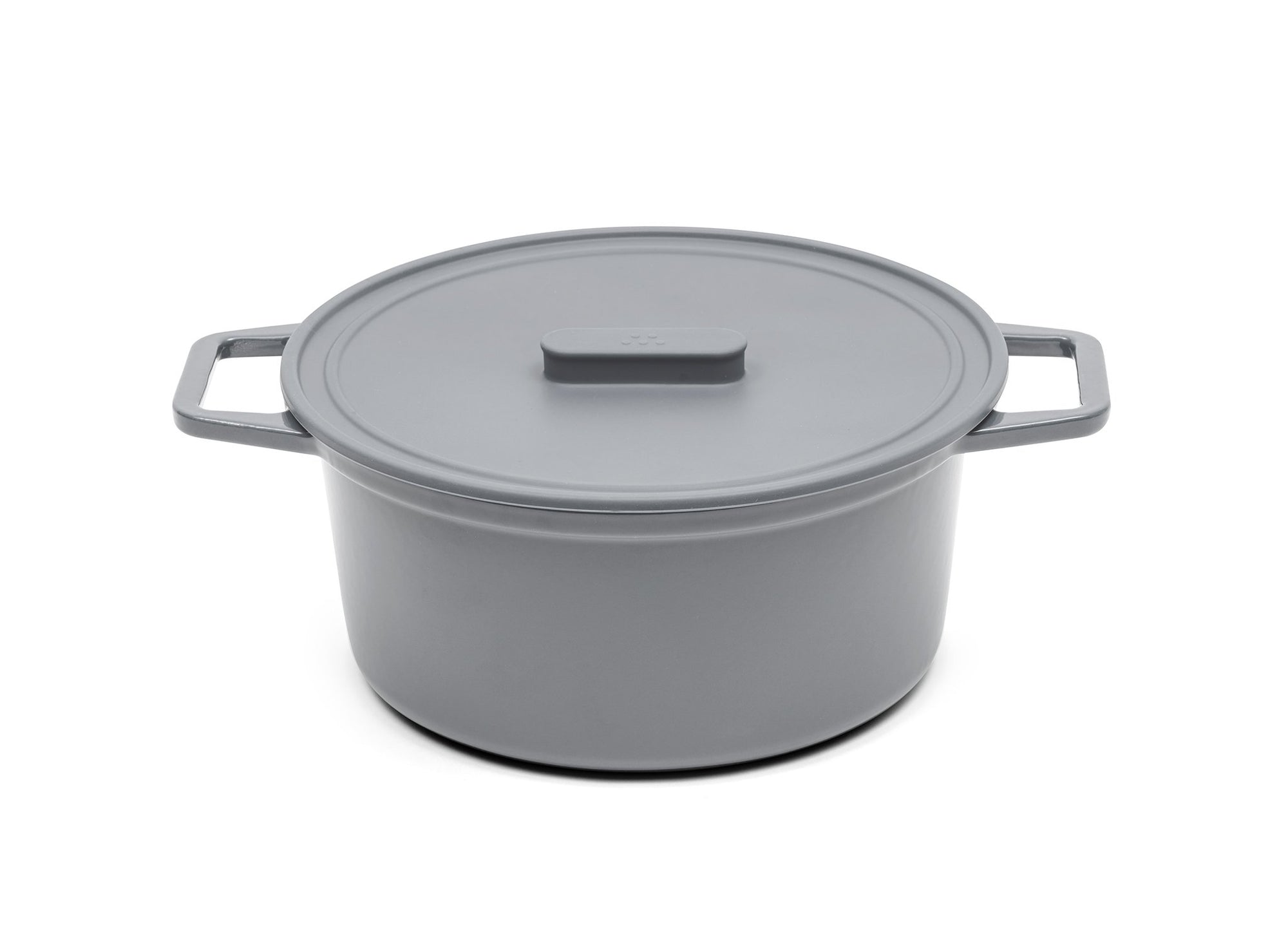 {{7-qt-grill-gray}} A gray 7-quart Misen Dutch Oven with matching silicone Universal Lid.