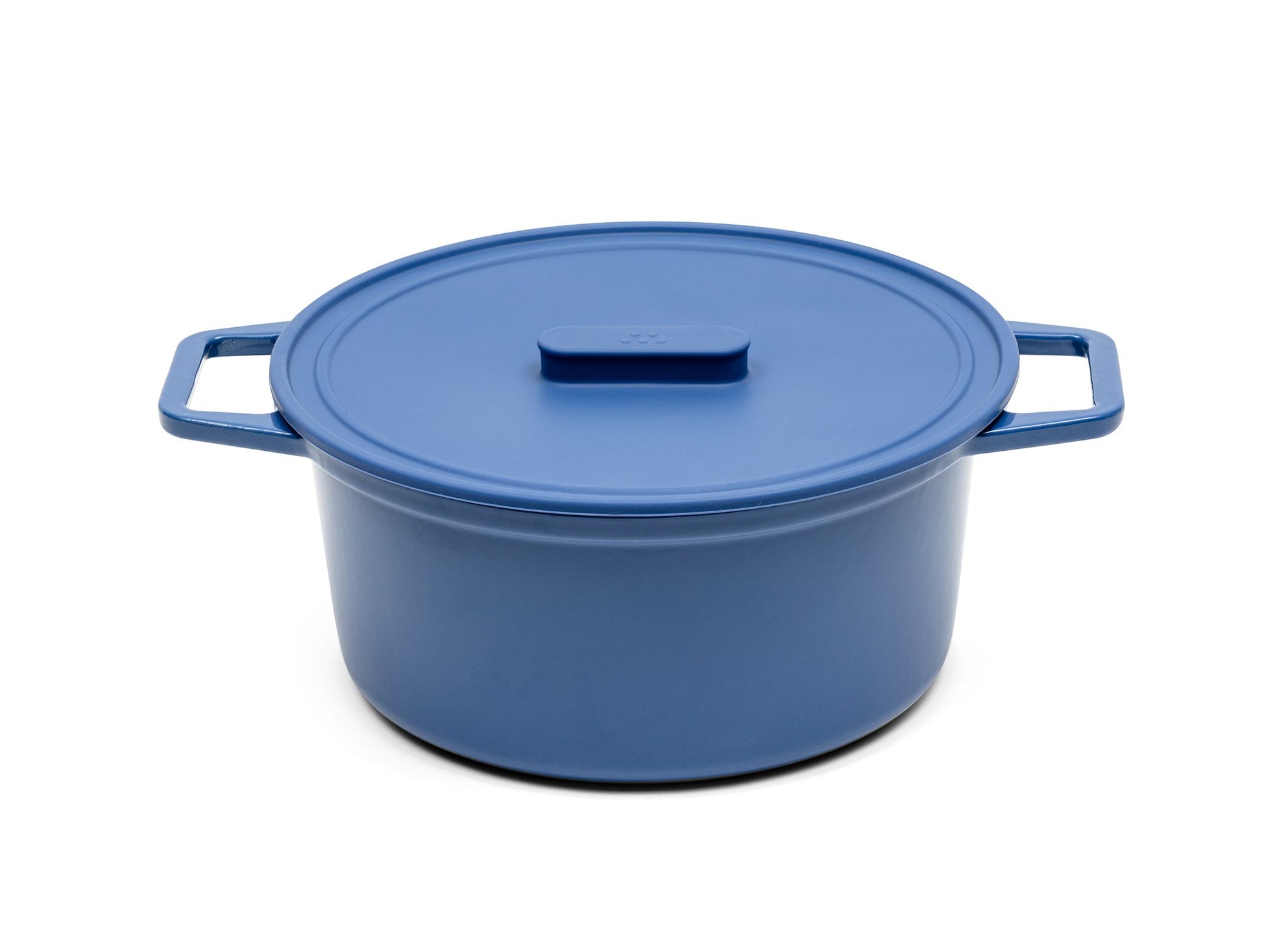 {{9-qt-traditional-blue, 9-qt-grill-blue}} A blue 9-quart Misen Dutch Oven with matching silicone Universal Lid.