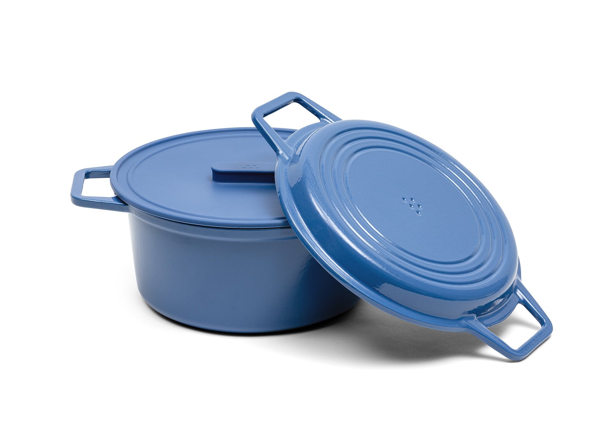 {{9-qt-grill-blue}} A blue 9-quart Misen Dutch Oven with matching Grill Lid and silicone Universal Lid.