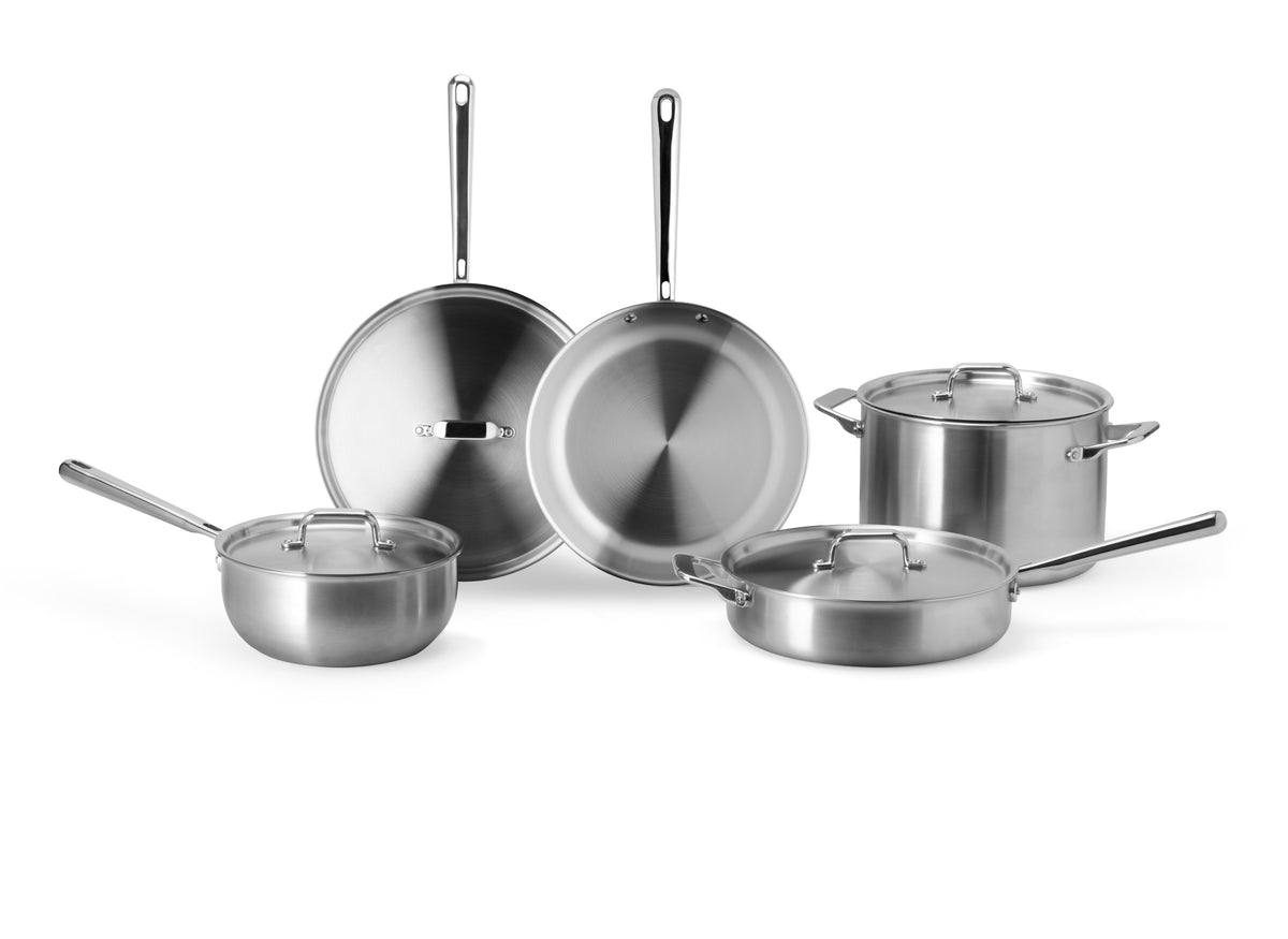 {{essentials}} The Misen Essentials Cookware Set includes a 3 qt saucier, 2 skillets (10 & 12 inch), a 3 qt saute pan, and an 8 qt stockpot.