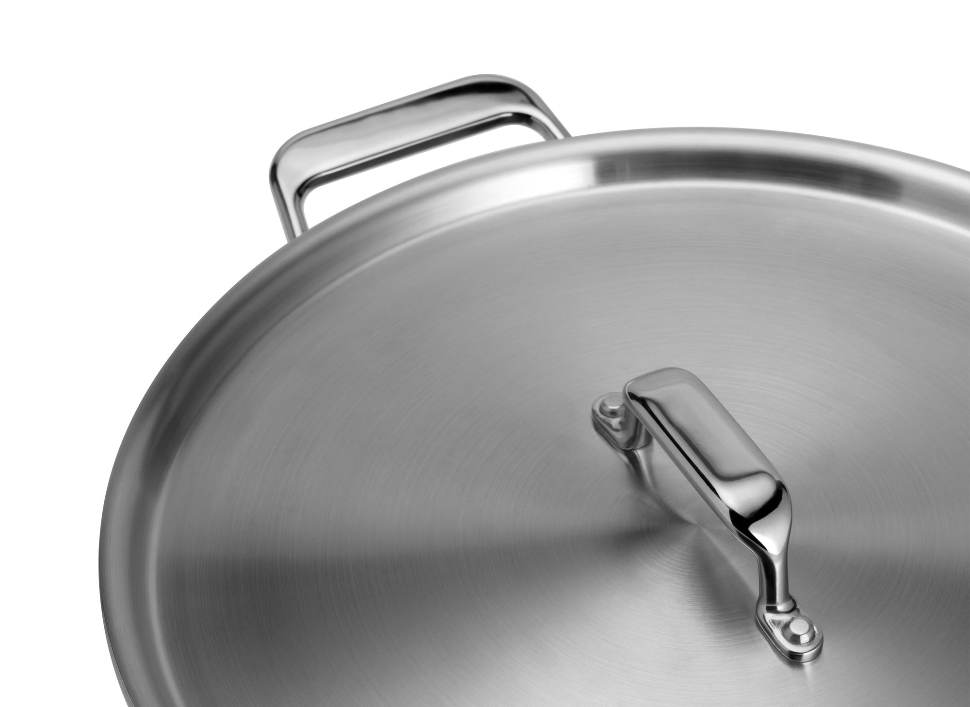 {{6-qt}} The Misen 6 QT Rondeau comes with a stainless steel lid.