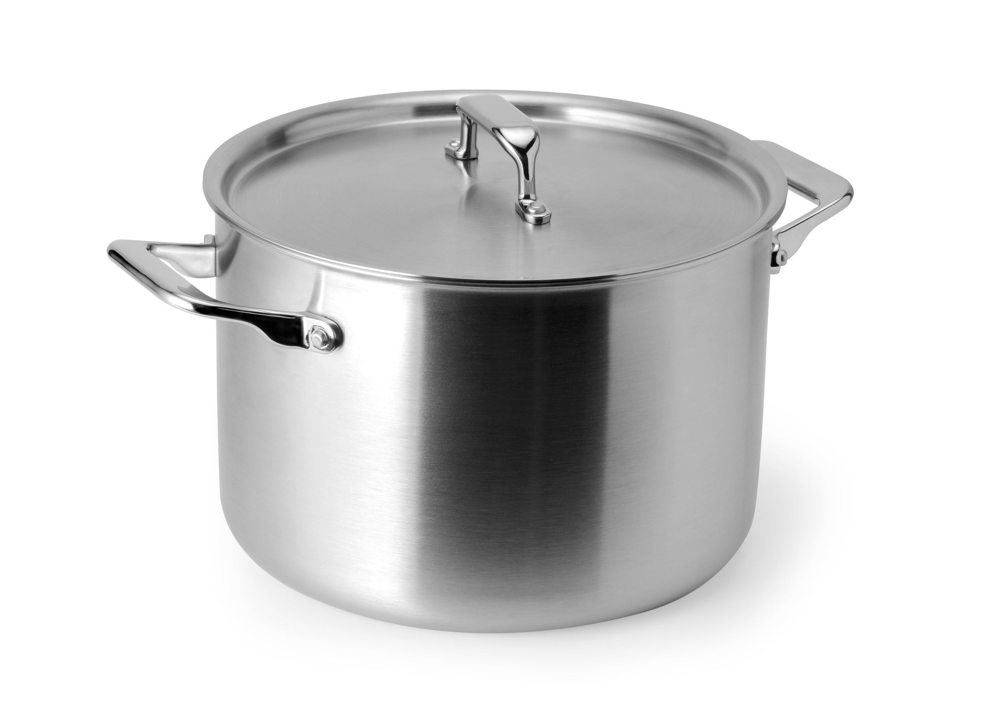 {{8-qt}} An extra wide base, paired with its large volume, makes the Misen 8 QT Stockpot perfect for big family meals.
