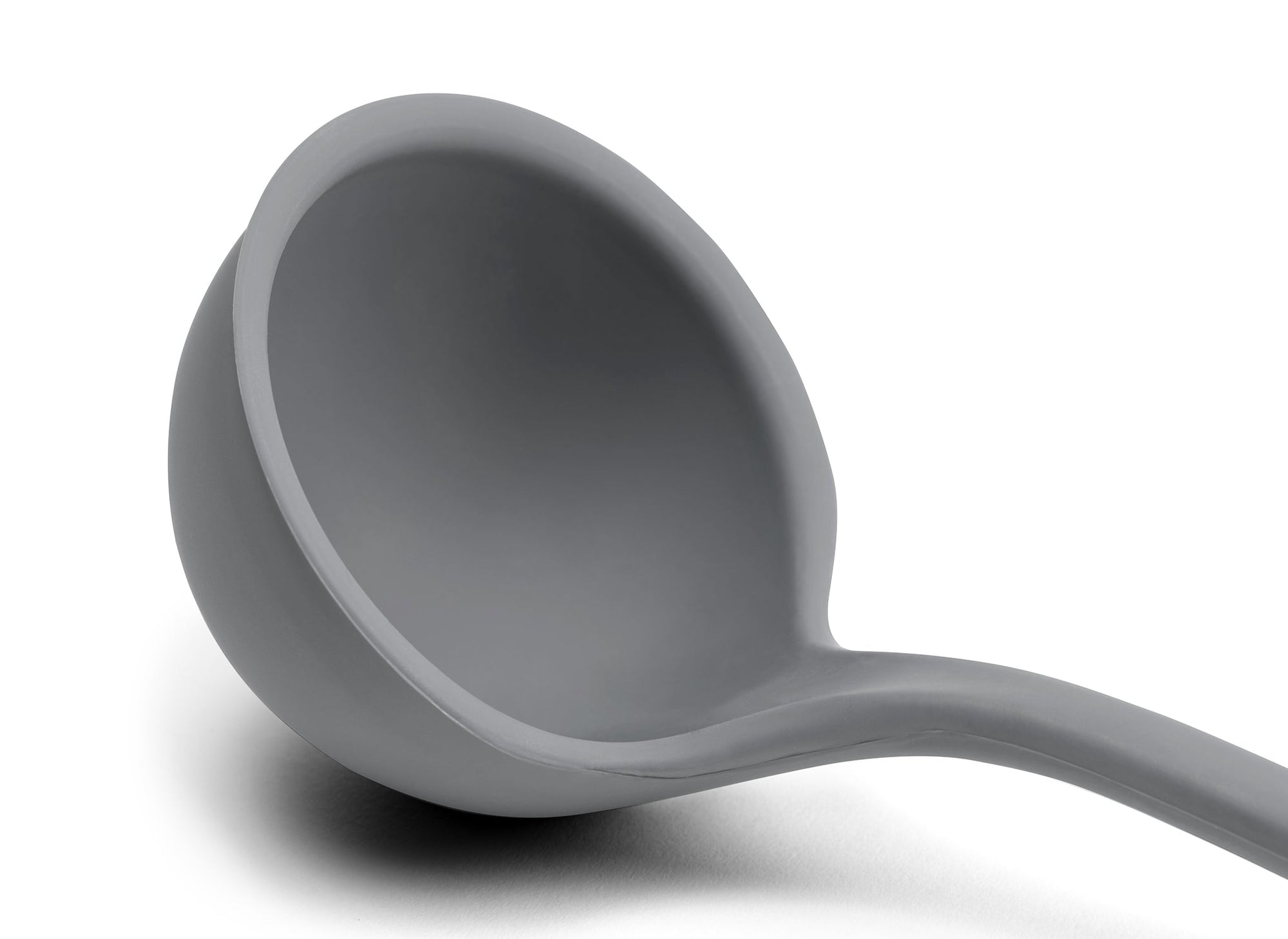 {{gray}} Close view of Grey Misen Landle’s scoop head interior and rim.