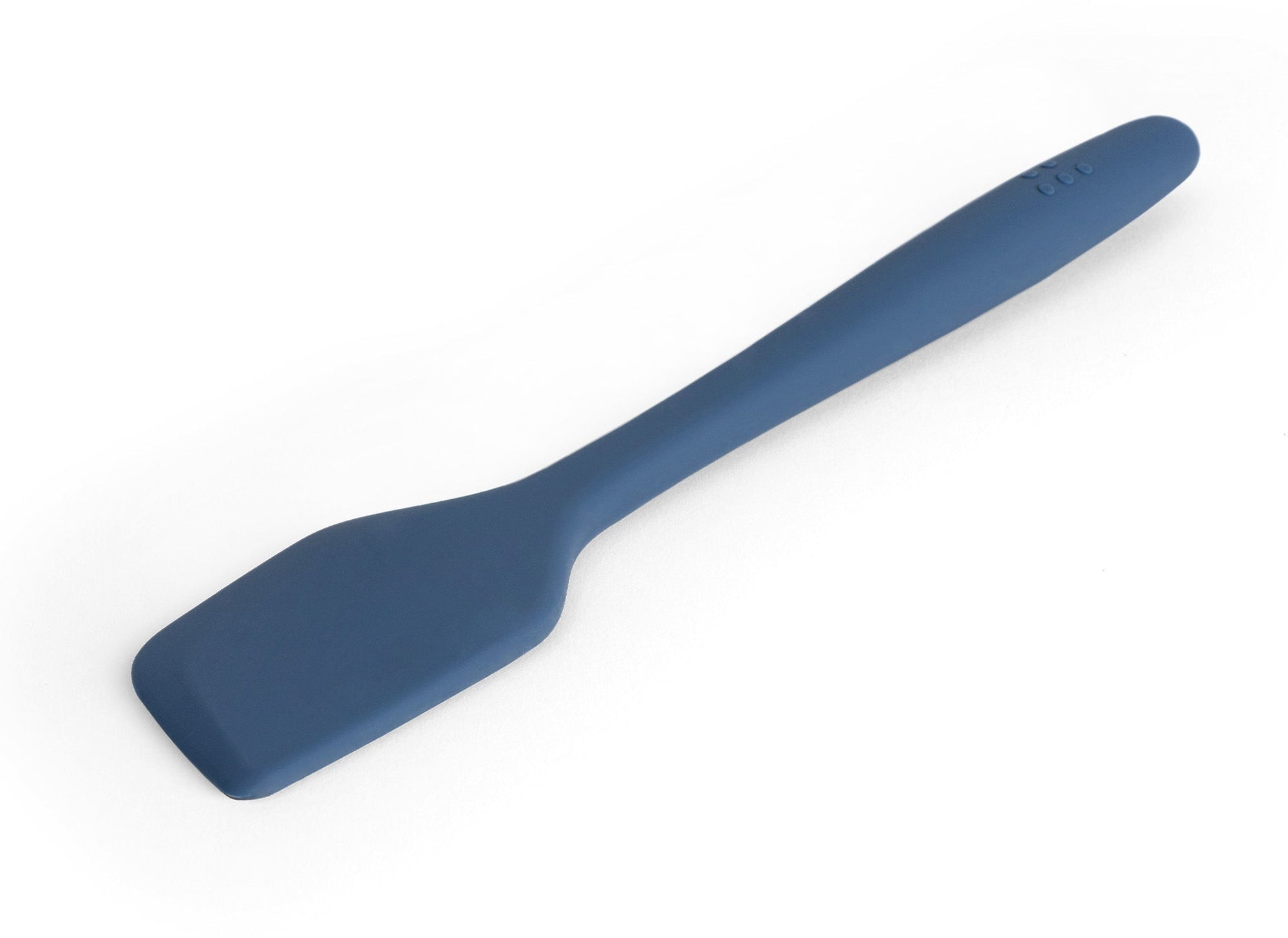 {{complete}} A blue Misen Spatula seen from a slight angle, with raised Misen logo visible on its ergonomic silicone handle.