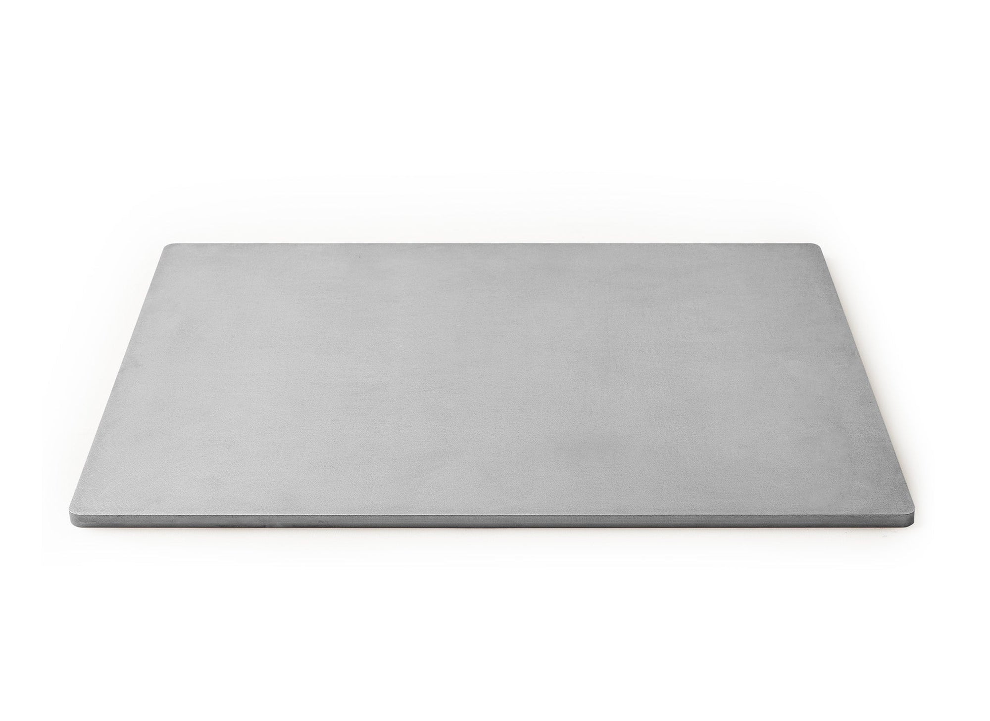{{single}} A grey Misen Oven Steel, seen from a slight angle.