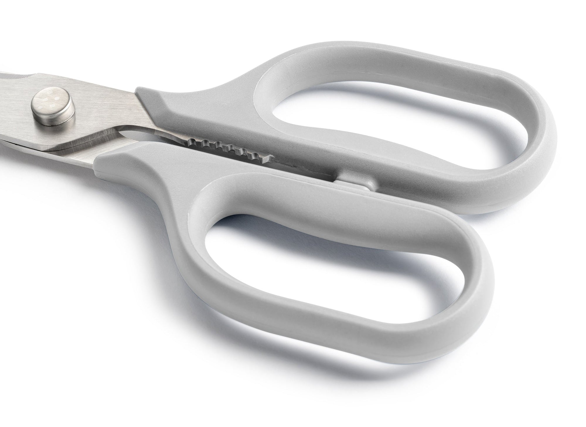 {{gray}} Close view of Gray Misen Kitchen Shears’ ambidextrous handles.