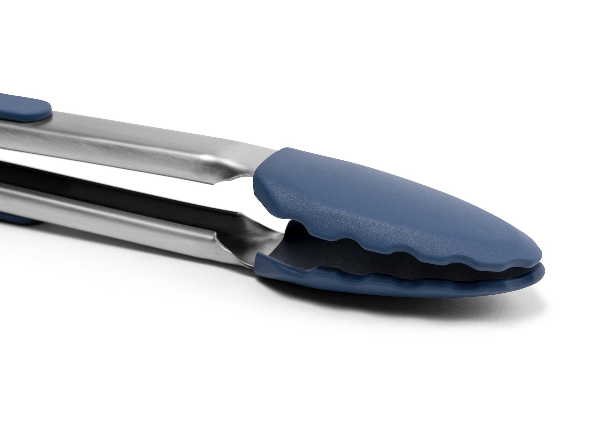 {{silicone-blue}} Blue Misen Silicone Tongs on a white background, showing blue silicone-covered head with scalloped edges in a closed position.