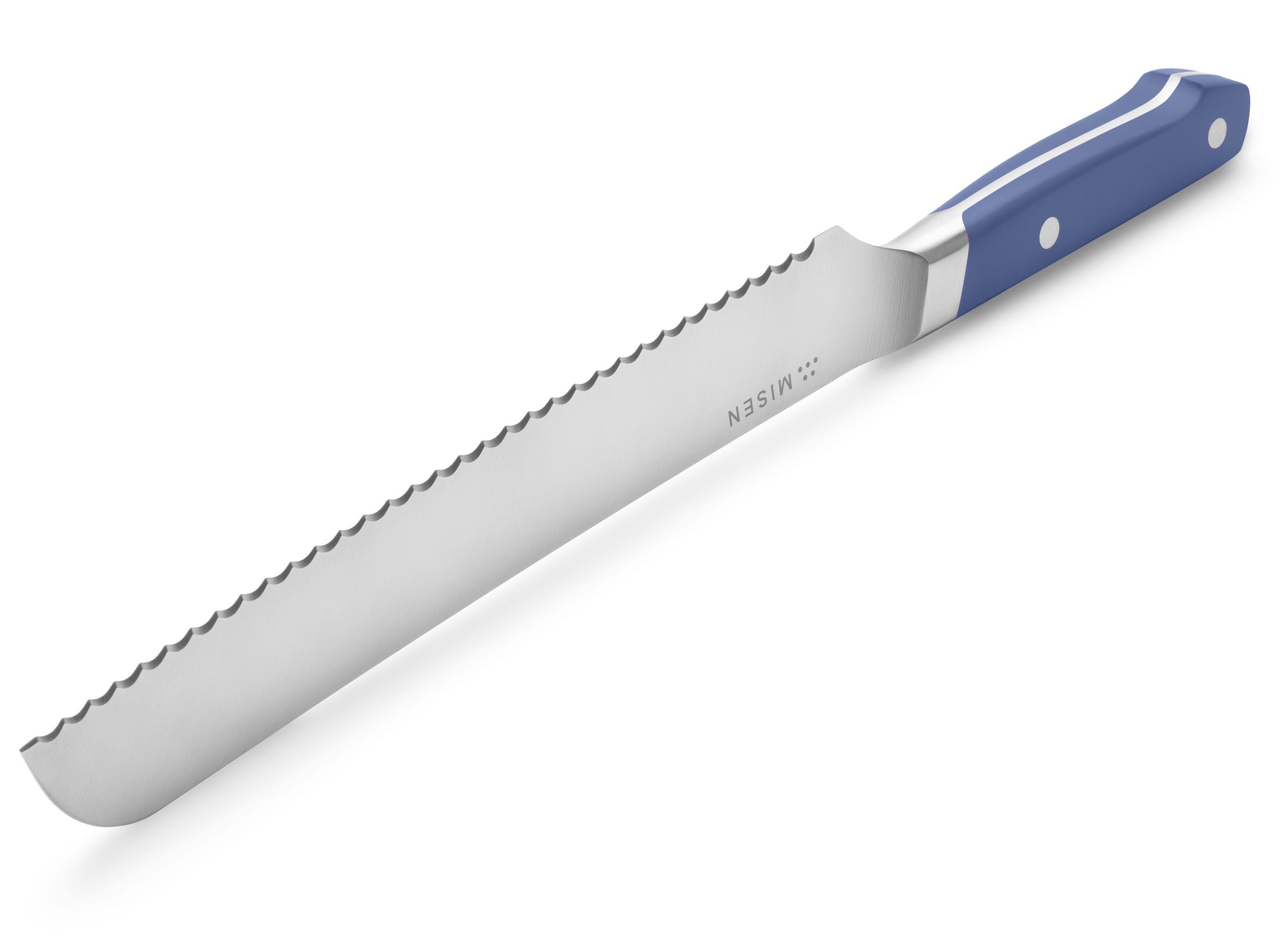 {{blue}} The edge of the blue Misen Serrated Knife has 32 pointed tips.